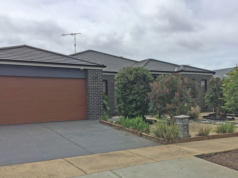 33 Hewat Drive, Highton VIC 3216