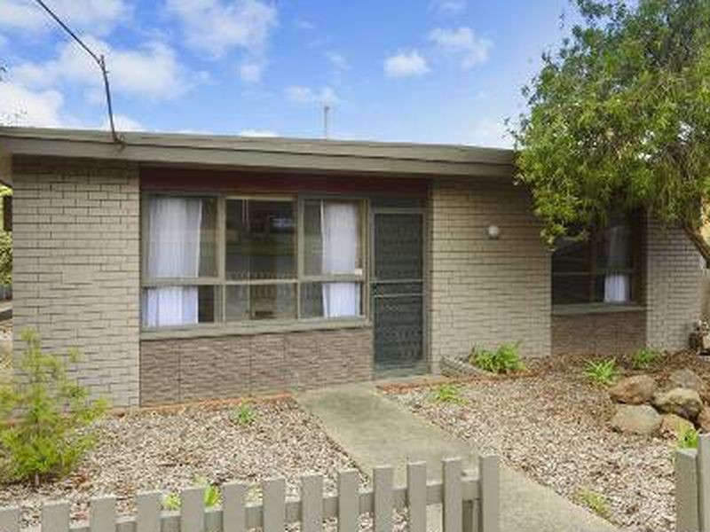 1/5 Cara Road, Highton VIC 3216