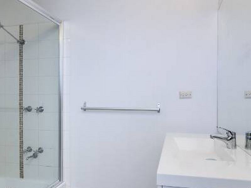1/5 Cara Road, Highton VIC 3216
