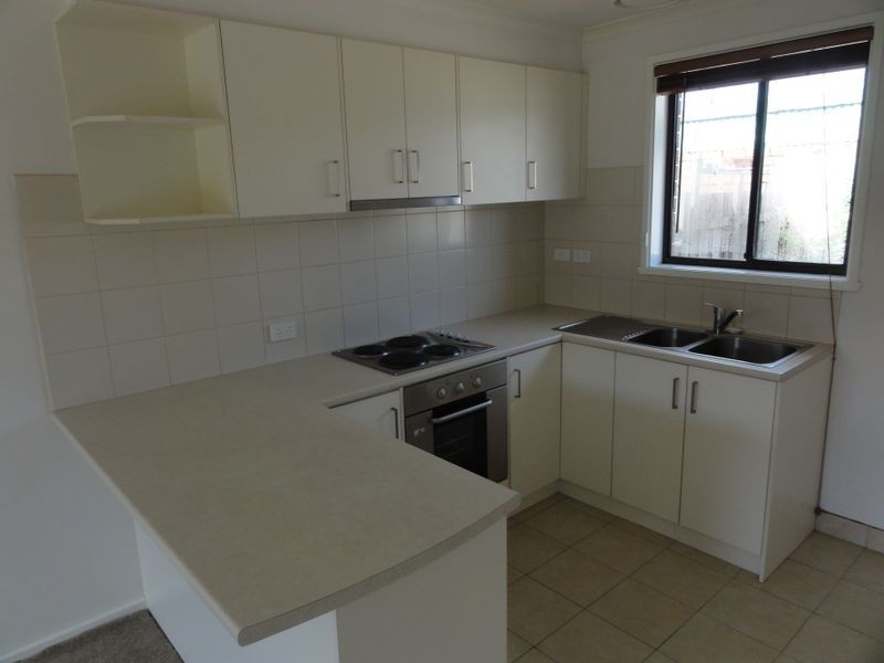 2/220 Wilsons Road, Whittington VIC 3219