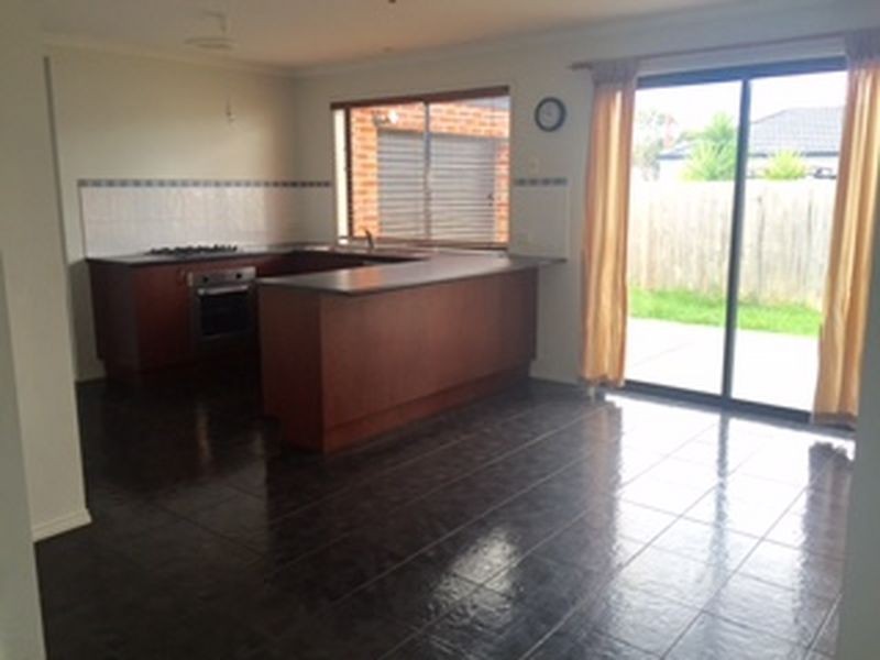 16 Bradley Place, Grovedale VIC 3216