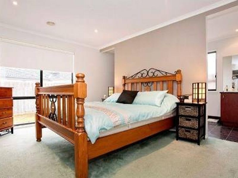 16 Bradley Place, Grovedale VIC 3216