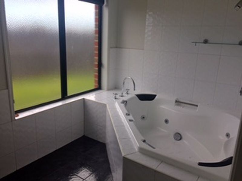 16 Bradley Place, Grovedale VIC 3216