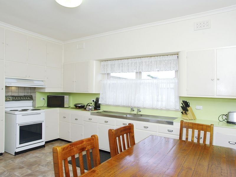 1/6 Torquay Road, Belmont VIC 3216