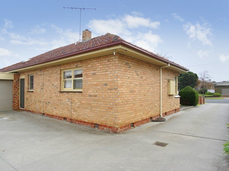 1/6 Torquay Road, Belmont VIC 3216