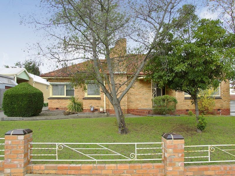 1/6 Torquay Road, Belmont VIC 3216