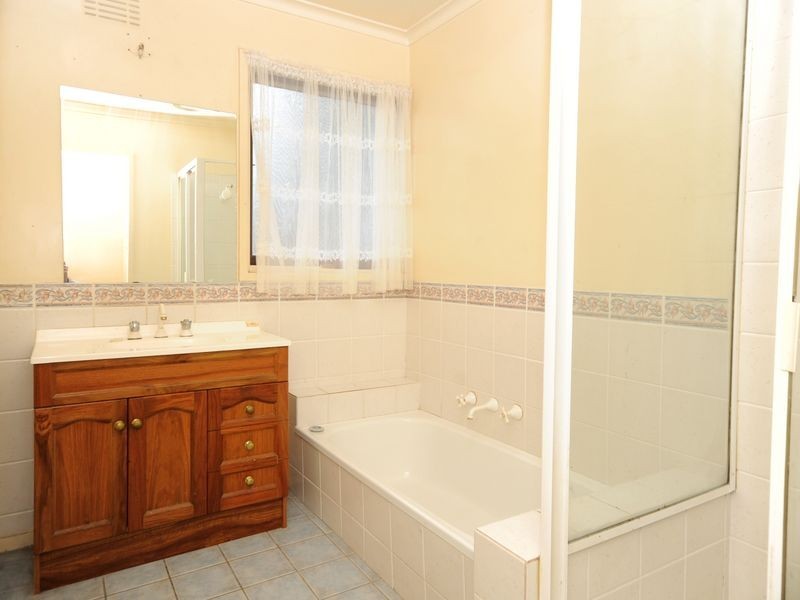 1 Jan Court, Lara VIC 3212