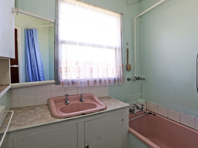 33 Canadian Parade, Corio VIC 3214