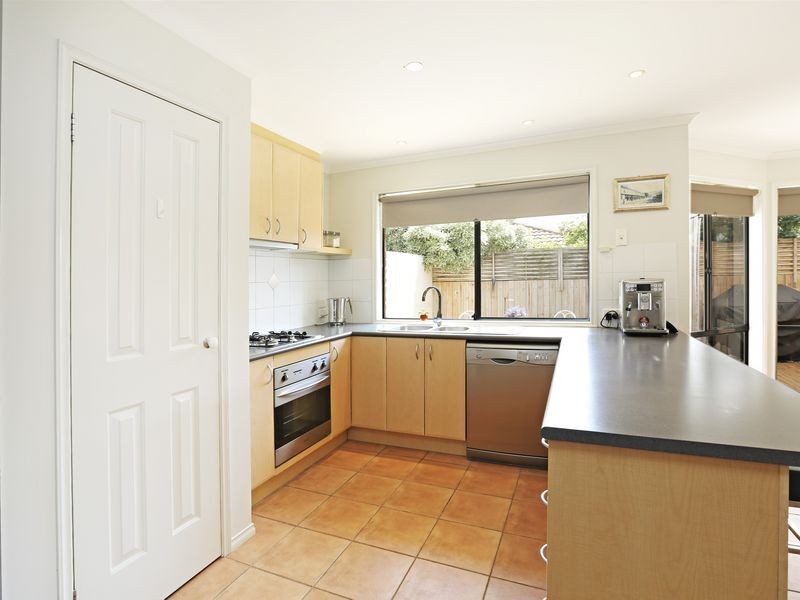 3 Sherman Court, Lovely Banks VIC 3221