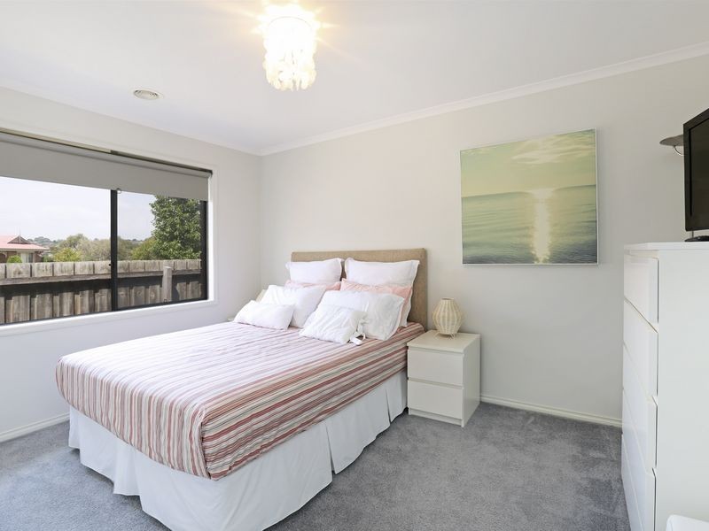 3 Sherman Court, Lovely Banks VIC 3221