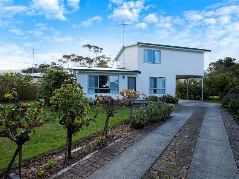 32 Montrose Avenue, Apollo Bay VIC 3233