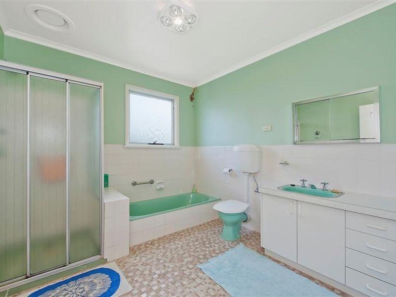 32 Montrose Avenue, Apollo Bay VIC 3233