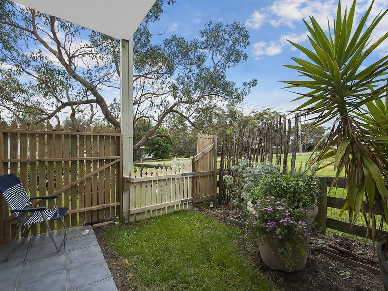 2/1 Newcombe Street, Marengo VIC 3233