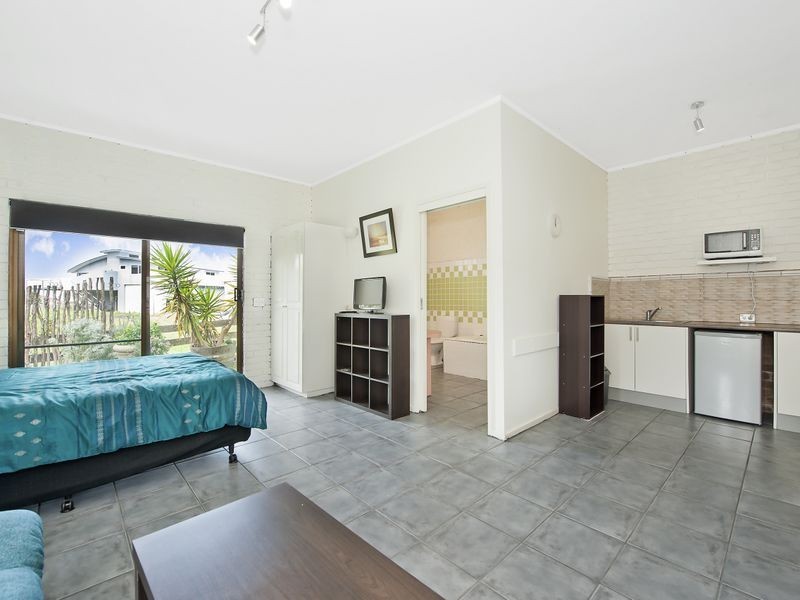 2/1 Newcombe Street, Marengo VIC 3233