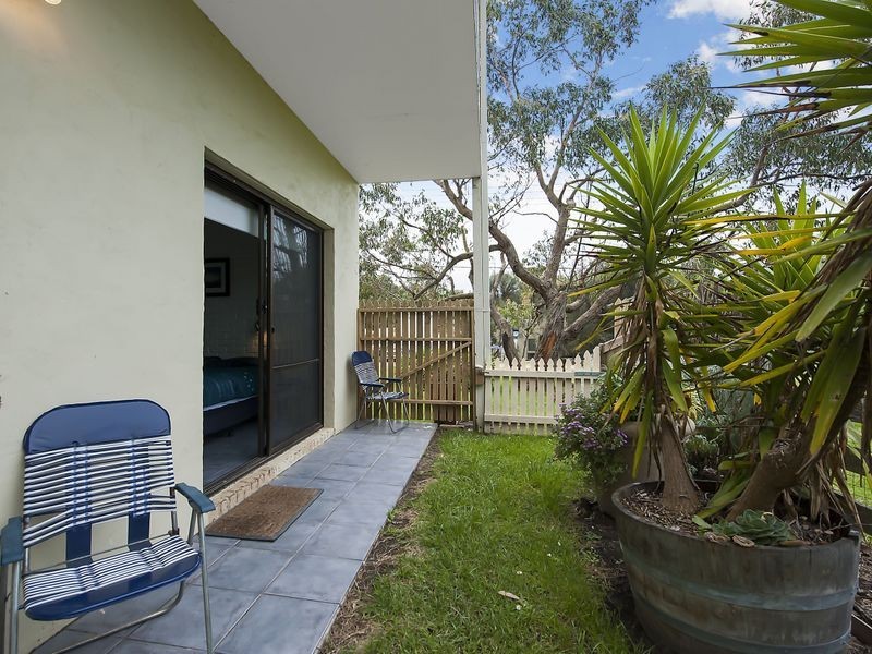 2/1 Newcombe Street, Marengo VIC 3233