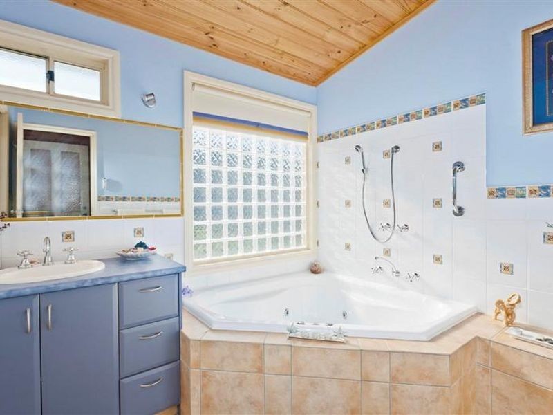 27 Great Ocean Road, Skenes Creek VIC 3233