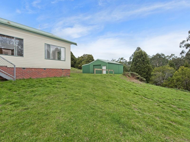 870 Forrest Apollo Bay Road, Barramunga VIC 3249