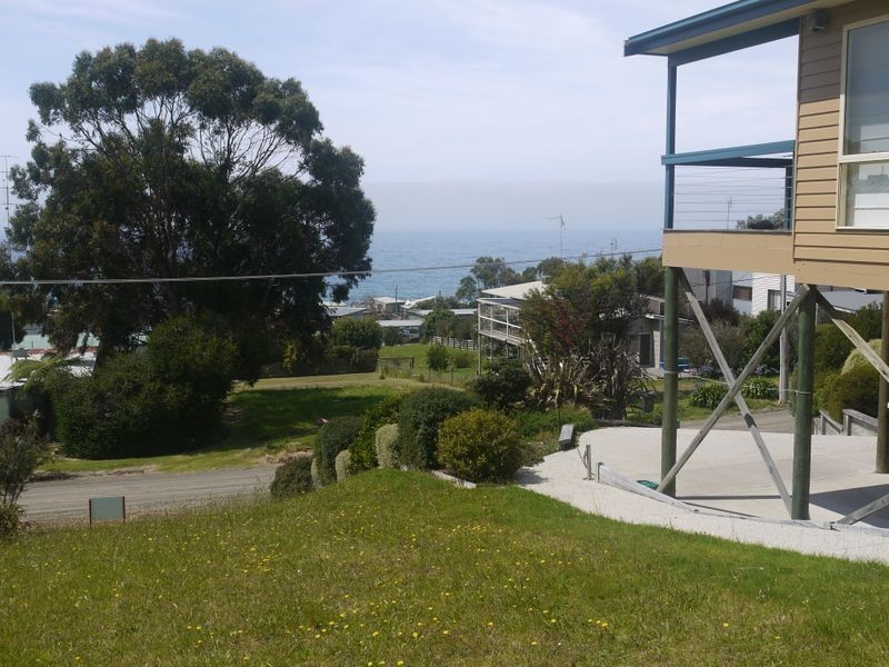 8 Vista Avenue, Skenes Creek VIC 3233