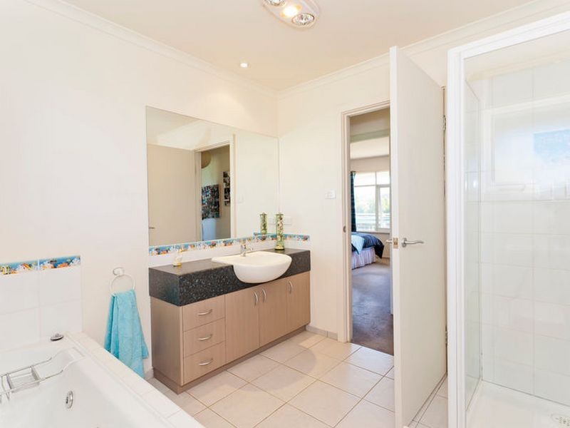 120 Montrose Avenue, Apollo Bay VIC 3233