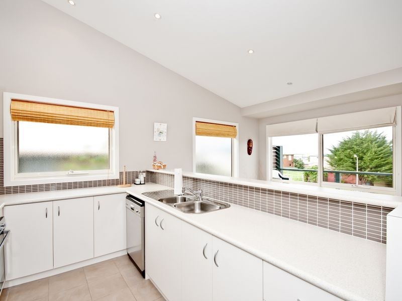 1 Jillian Road, Apollo Bay VIC 3233