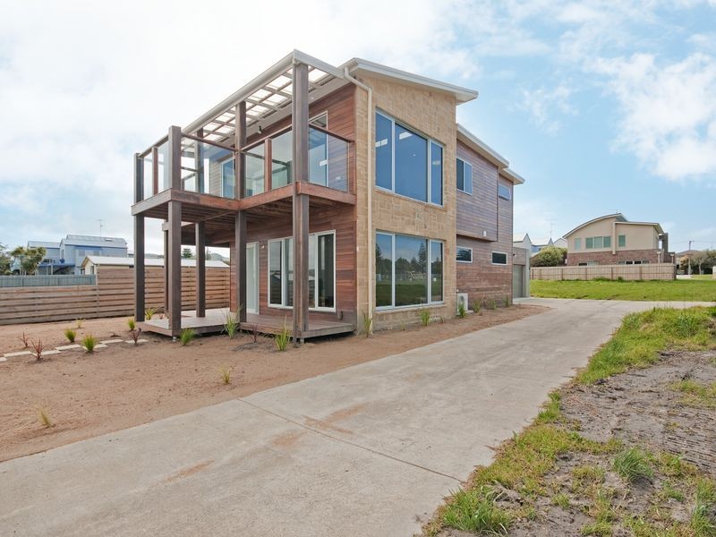 8D Gambier Street, Apollo Bay VIC 3233