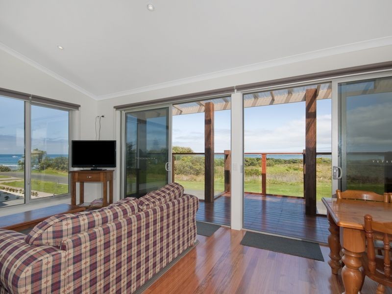 8D Gambier Street, Apollo Bay VIC 3233