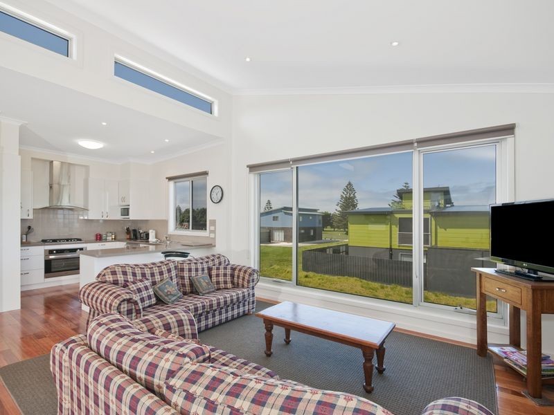 8D Gambier Street, Apollo Bay VIC 3233