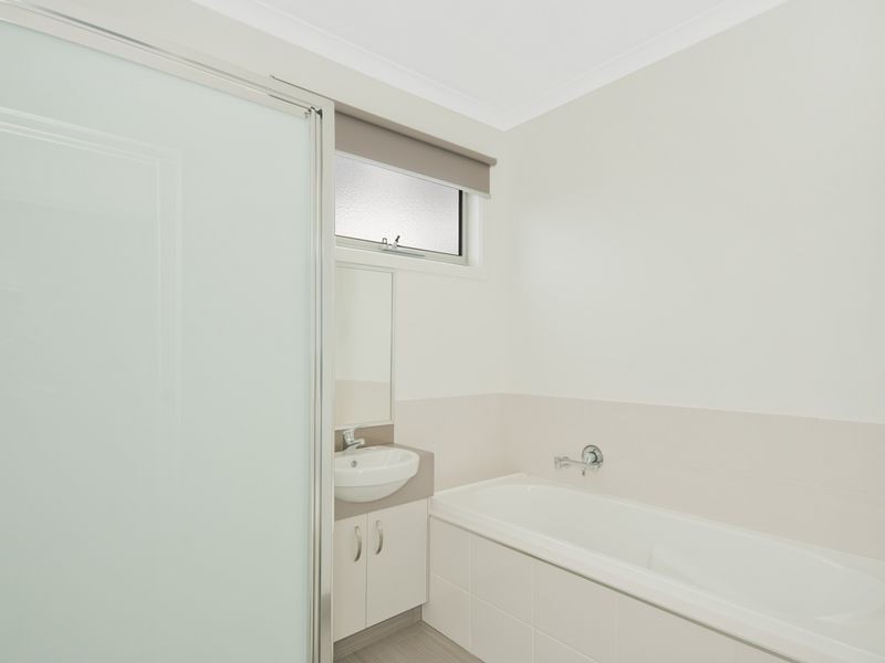 8D Gambier Street, Apollo Bay VIC 3233