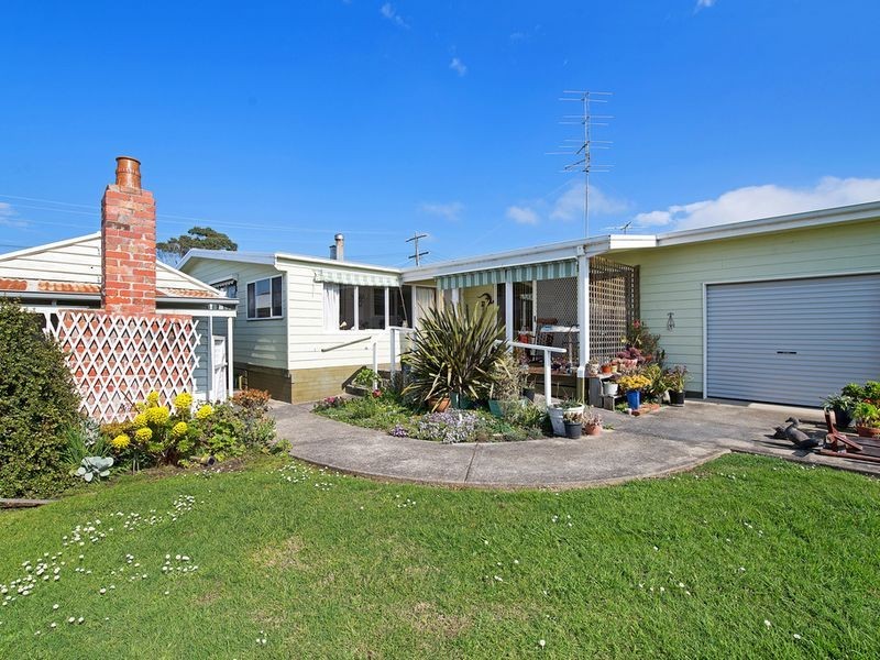 16 Martin Street, Apollo Bay VIC 3233
