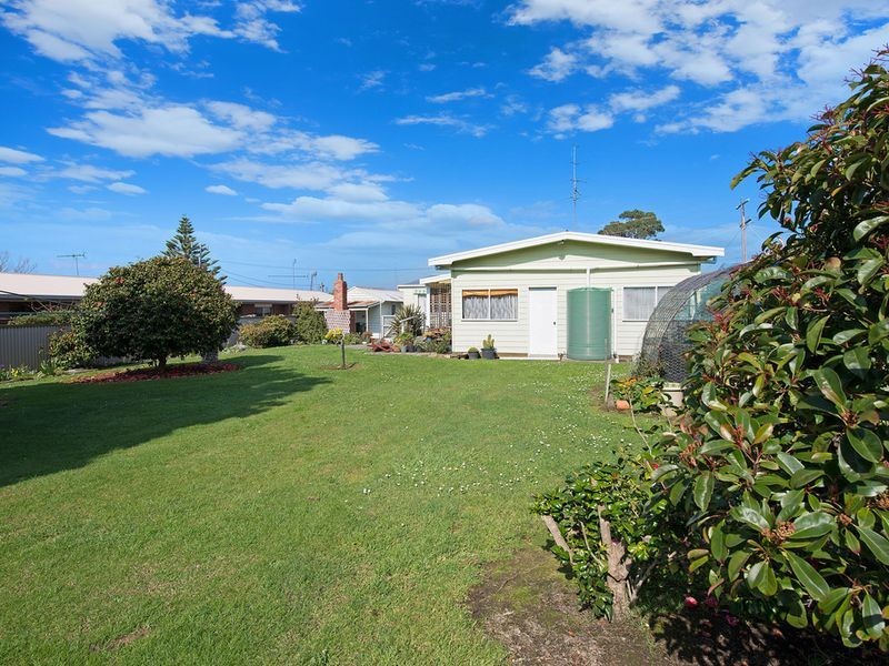 16 Martin Street, Apollo Bay VIC 3233