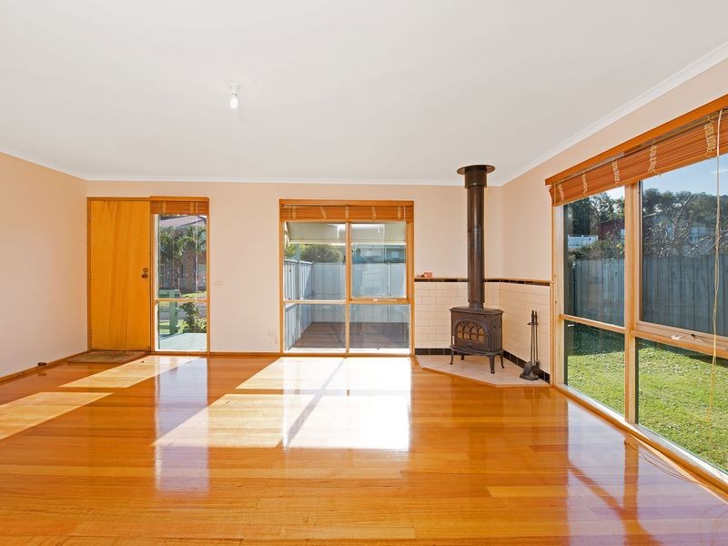 1/2 Murray Square, Apollo Bay VIC 3233