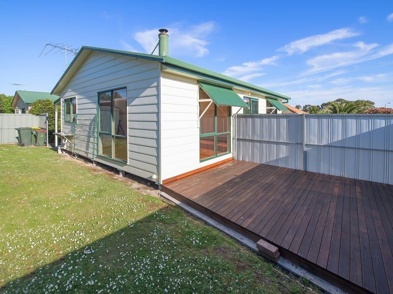 1/2 Murray Square, Apollo Bay VIC 3233