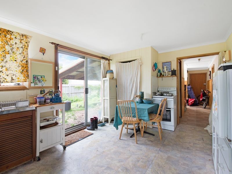 11 Great Ocean Road, Marengo VIC 3233