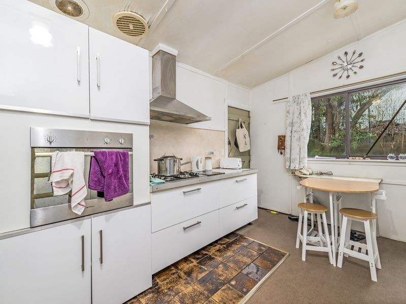 8 Blundy Street, Forrest VIC 3236