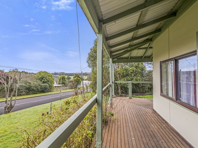 8 Blundy Street, Forrest VIC 3236