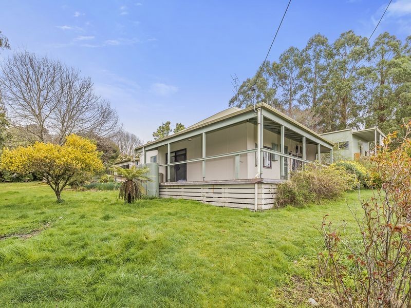 8 Blundy Street, Forrest VIC 3236