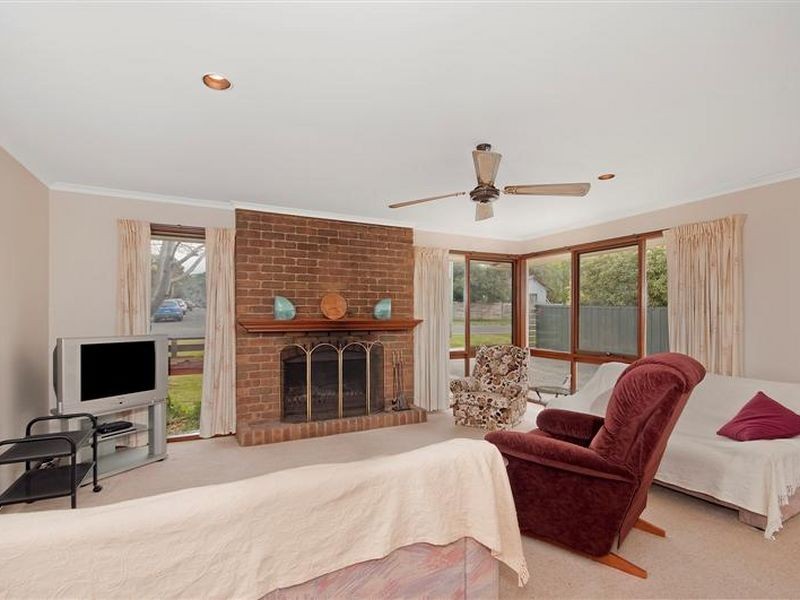 82 Mclachlan Street, Apollo Bay VIC 3233