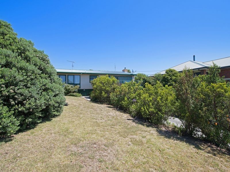 11 Mitchell Court, Marengo VIC 3233