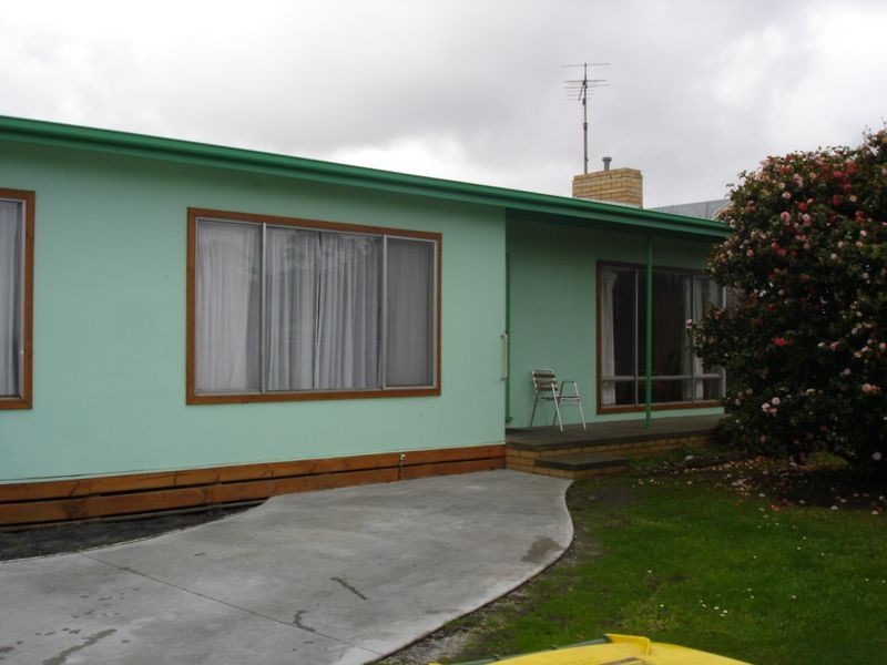 6 Seymour Crescent, Apollo Bay VIC 3233