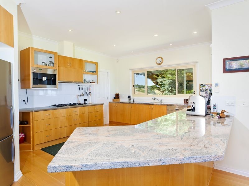 560 Skenes Creek Road, Apollo Bay VIC 3233