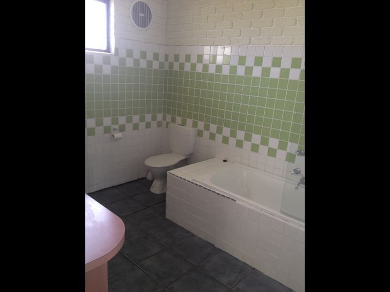 2/1 Newcombe Street, Marengo VIC 3233