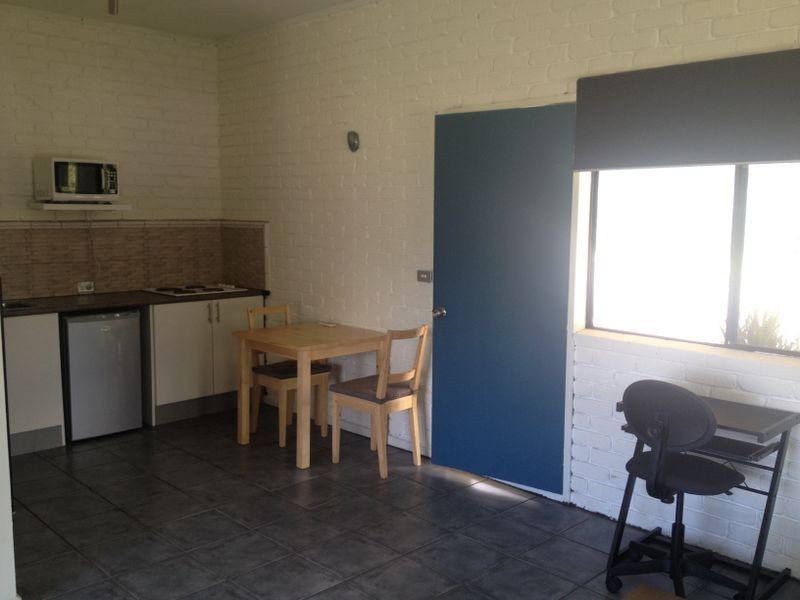 2/1 Newcombe Street, Marengo VIC 3233