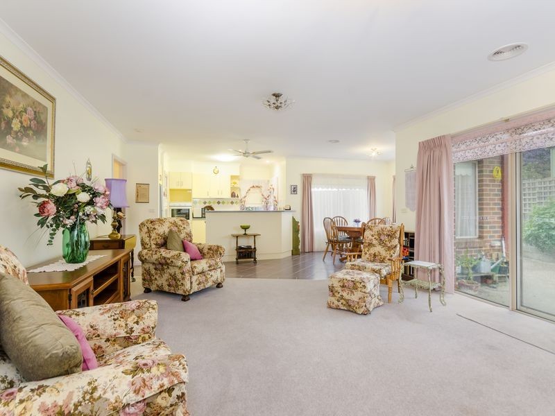 2/5 Patricia Court, Drysdale VIC 3222