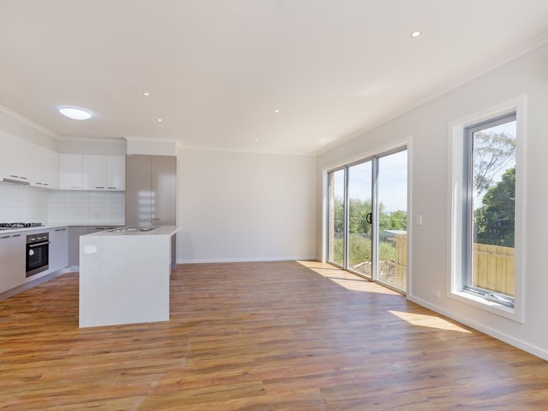 2/61 Bunganowee Drive, Clifton Springs VIC 3222