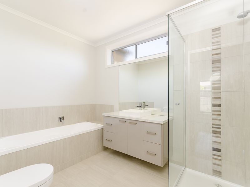 2/61 Bunganowee Drive, Clifton Springs VIC 3222