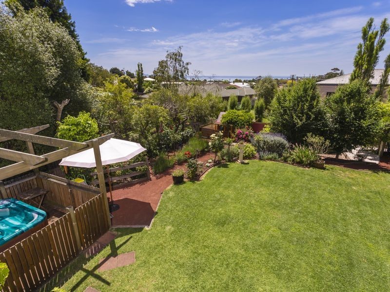 7 Whitcombes Road, Drysdale VIC 3222