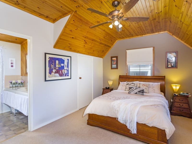 7 Whitcombes Road, Drysdale VIC 3222