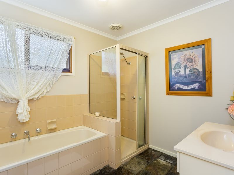 7 Whitcombes Road, Drysdale VIC 3222