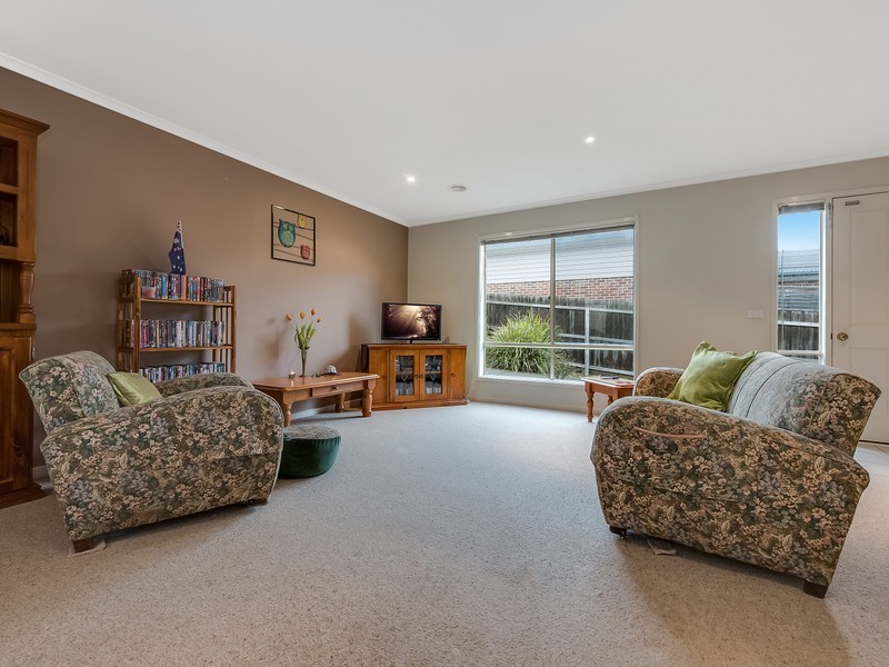 Unit 2/30 Ernstine Way, Drysdale VIC 3222