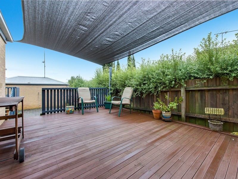 Unit 2/30 Ernstine Way, Drysdale VIC 3222